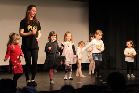 »Mamica je kakor zarja« (19)